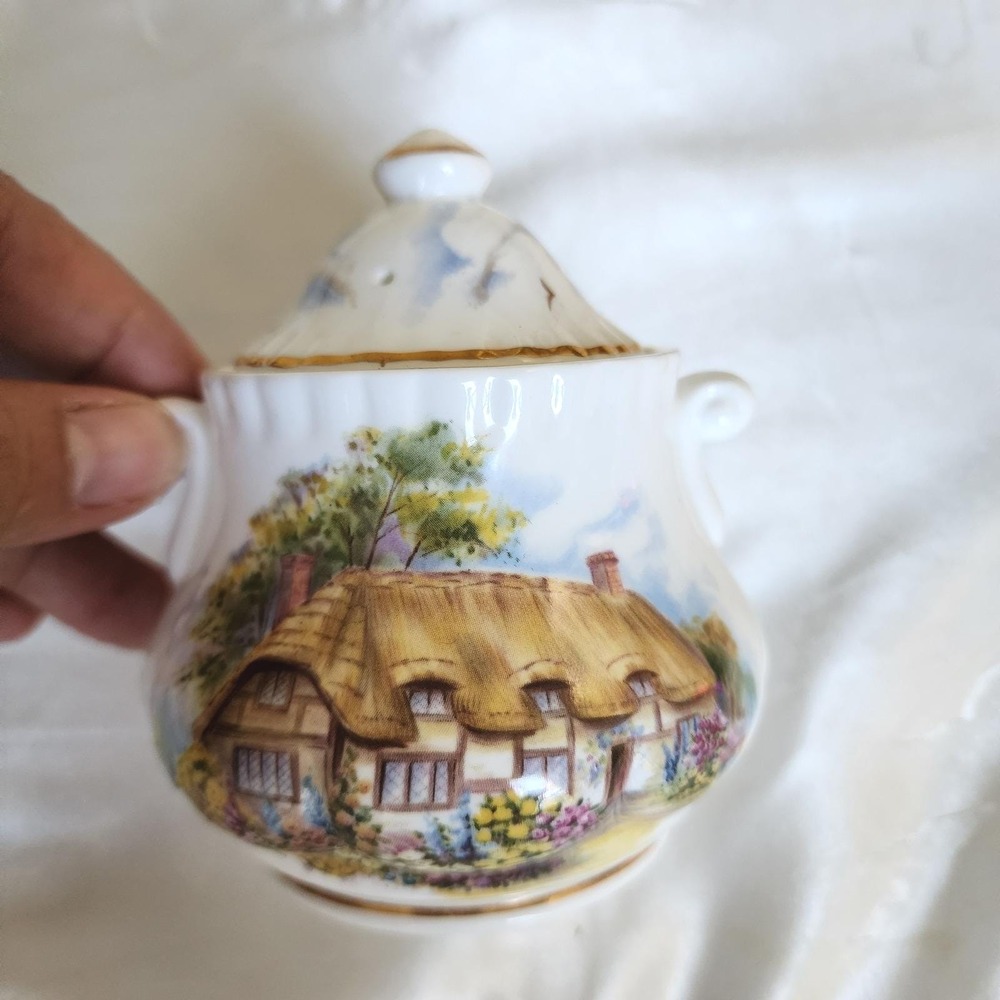 Crown Victorian Staffordshire Bone China Lidded Sugar Bowl Cottage Scene England